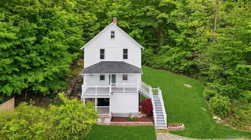 27 Boulder Avenue Hillburn NY 10931