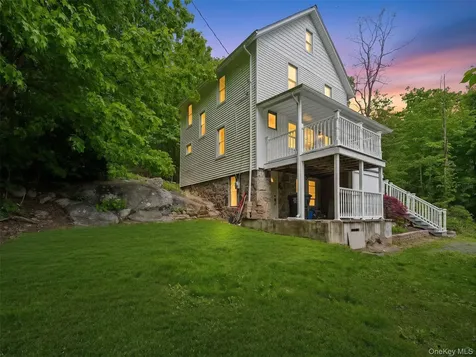 27 Boulder Avenue Hillburn NY 10931