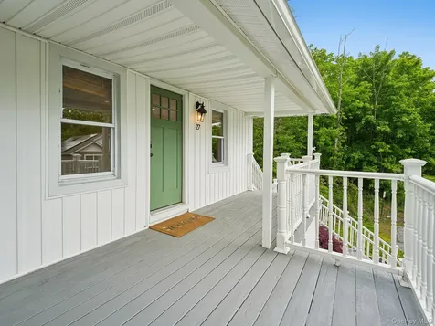 27 Boulder Avenue Hillburn NY 10931