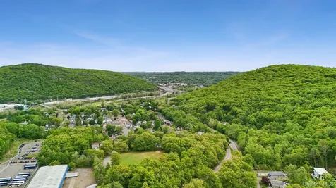 27 Boulder Avenue Hillburn NY 10931