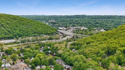 27 Boulder Avenue Hillburn NY 10931