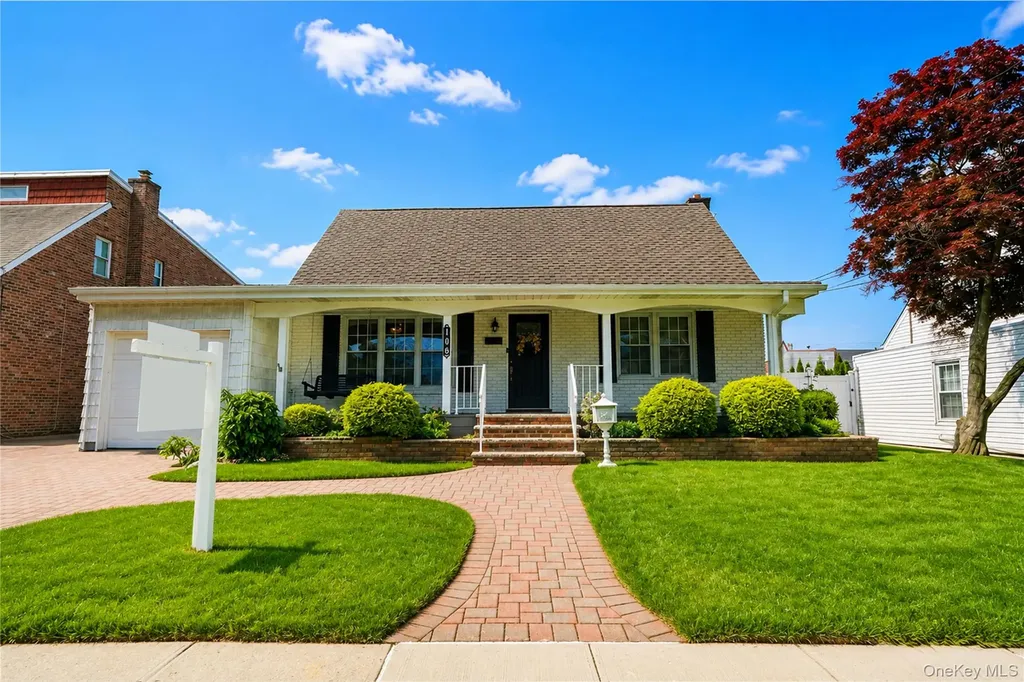 106 Lander Avenue Staten Island NY 10314