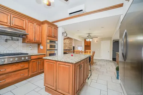 106 Lander Avenue Staten Island NY 10314
