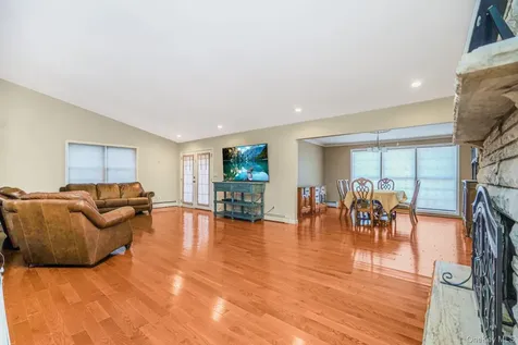 106 Lander Avenue Staten Island NY 10314