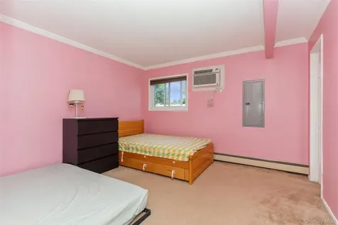 83 Brittle Lane Hicksville NY 11801