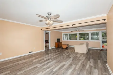 83 Brittle Lane Hicksville NY 11801