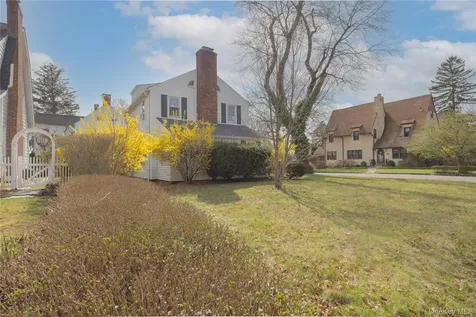 154 Bell Road Scarsdale NY 10583