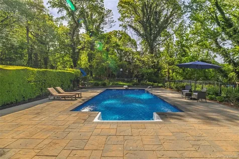 4 Crabapple Court Mount Sinai NY 11766