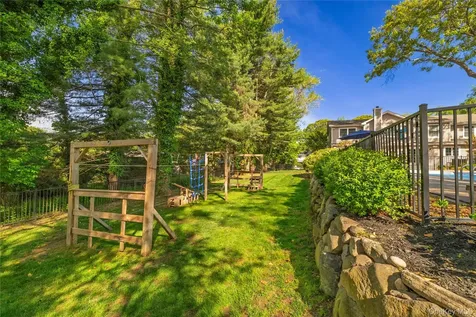 4 Crabapple Court Mount Sinai NY 11766