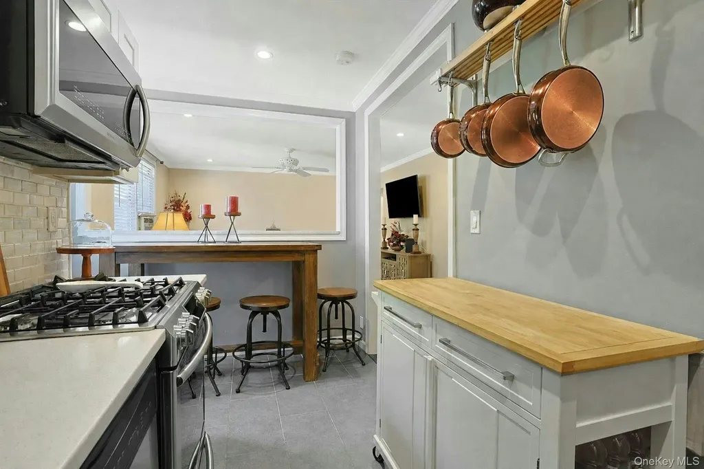 15 Bryant Crescent White Plains NY 10605