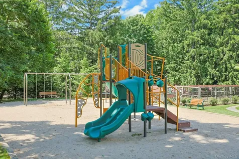 15 Bryant Crescent White Plains NY 10605