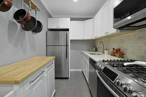 15 Bryant Crescent White Plains NY 10605