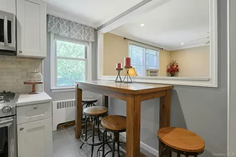 15 Bryant Crescent White Plains NY 10605