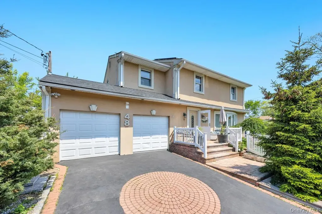 48 E Grove Street Massapequa NY 11758