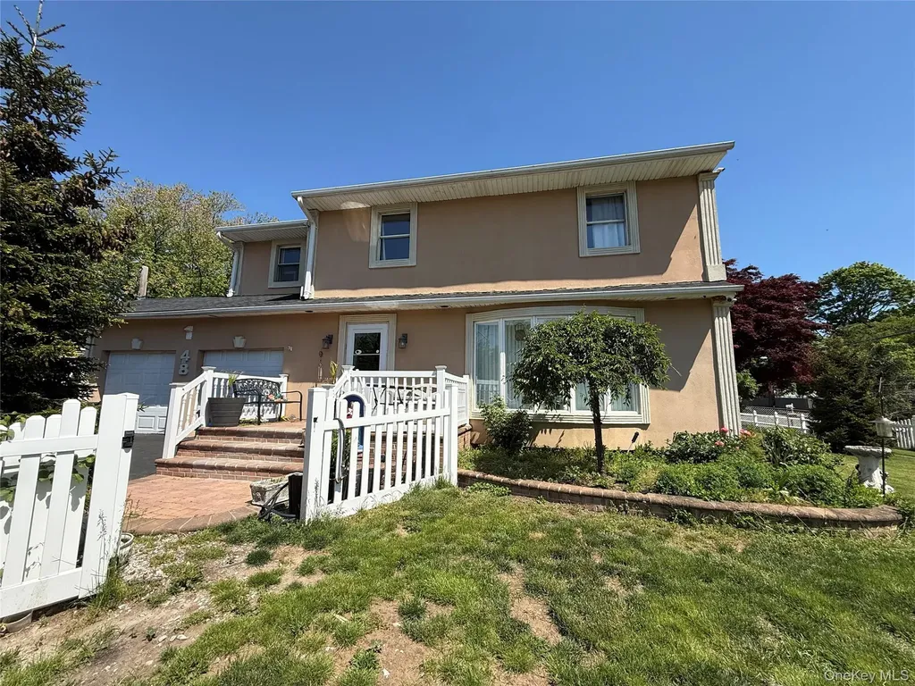 48 E Grove Street Massapequa NY 11758