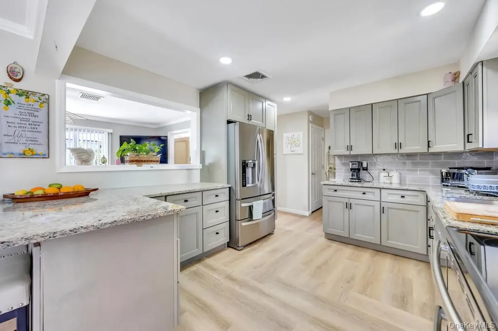 48 E Grove Street Massapequa NY 11758