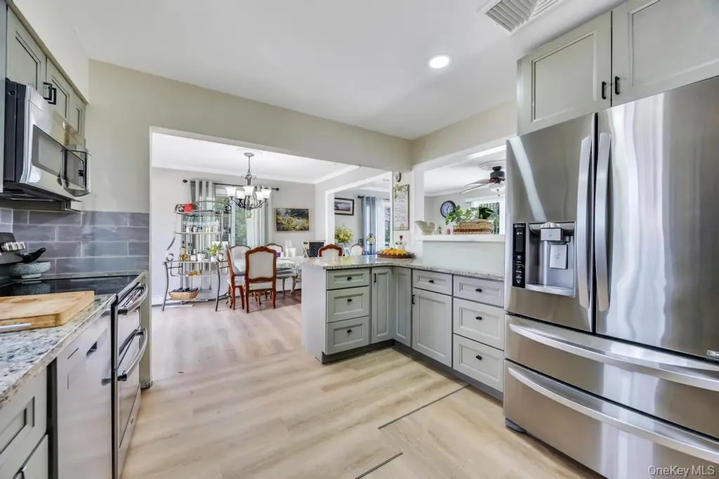 48 E Grove Street Massapequa NY 11758