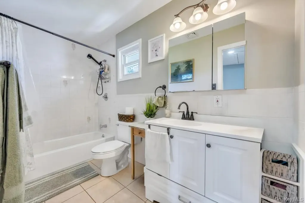 48 E Grove Street Massapequa NY 11758