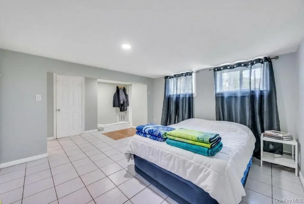 48 E Grove Street Massapequa NY 11758