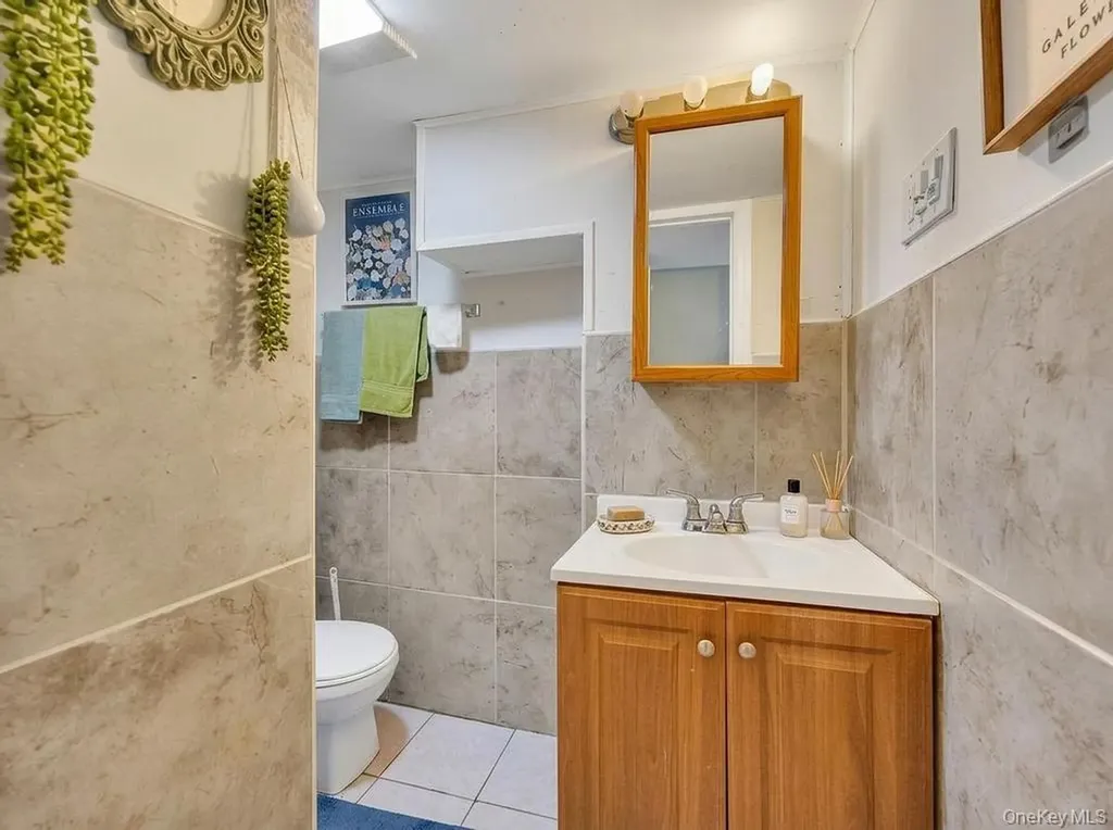 48 E Grove Street Massapequa NY 11758