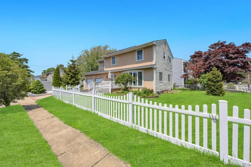 48 E Grove Street Massapequa NY 11758