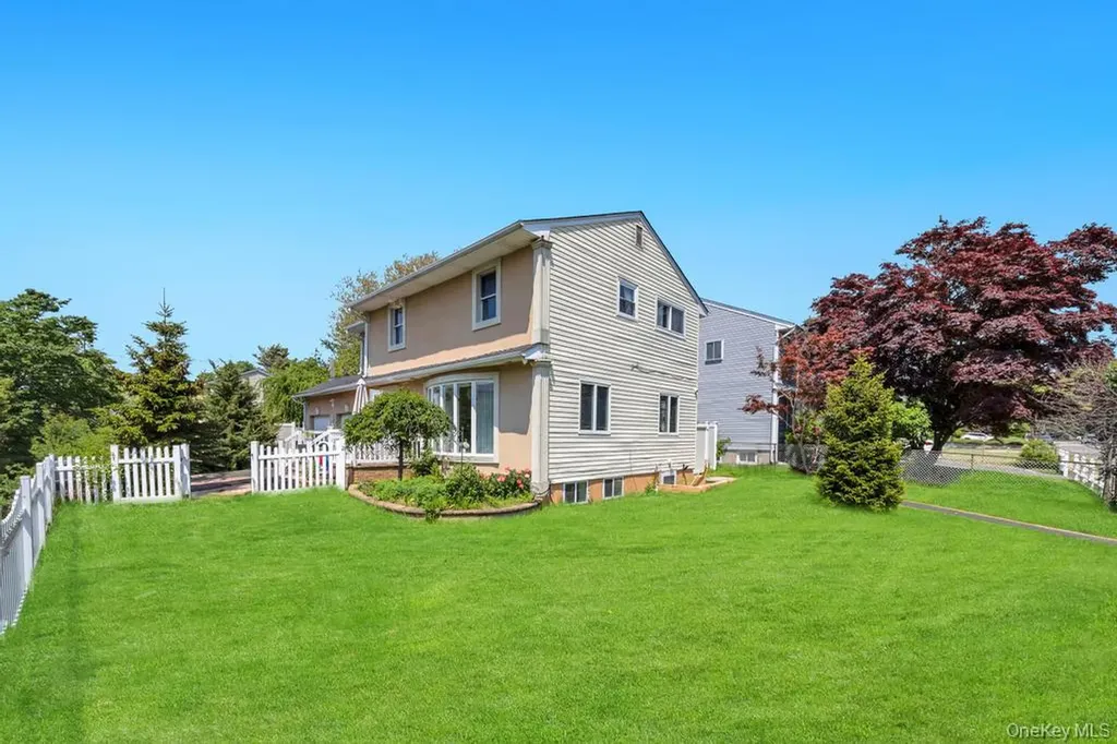 48 E Grove Street Massapequa NY 11758