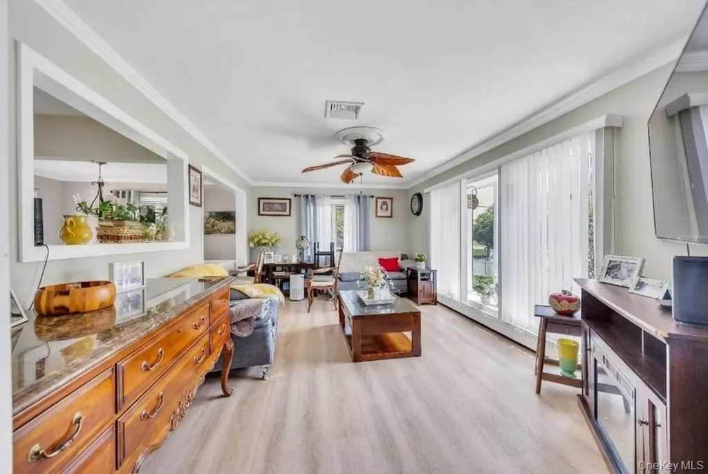 48 E Grove Street Massapequa NY 11758