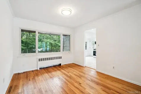 72 Winthrop Road Plainview NY 11803