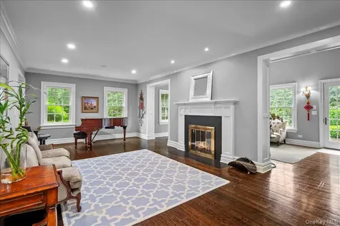 7 Harcourt Road Scarsdale NY 10583