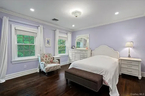 7 Harcourt Road Scarsdale NY 10583