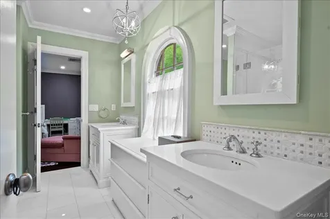 7 Harcourt Road Scarsdale NY 10583