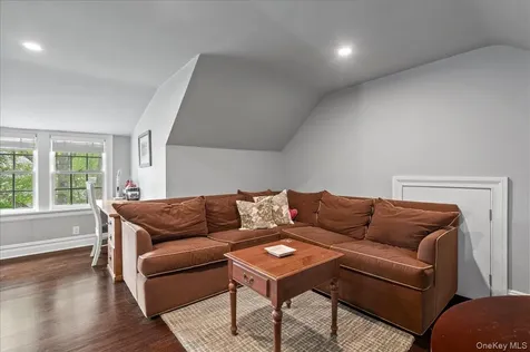 7 Harcourt Road Scarsdale NY 10583