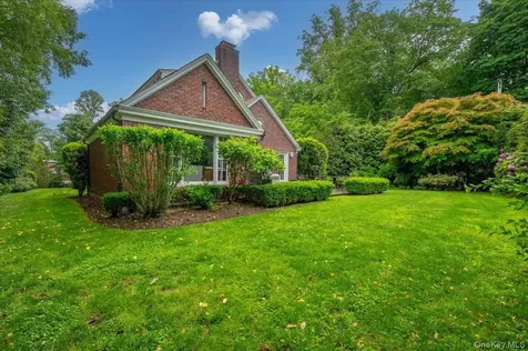 7 Harcourt Road Scarsdale NY 10583