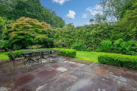 7 Harcourt Road Scarsdale NY 10583