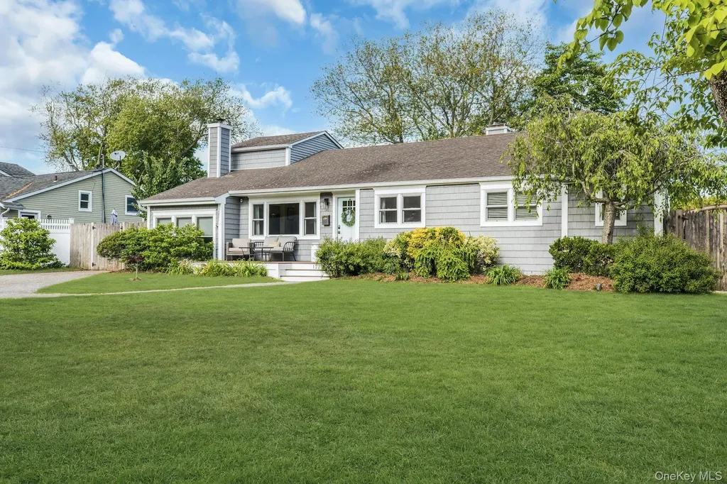121 Lowell Road Sayville NY 11782