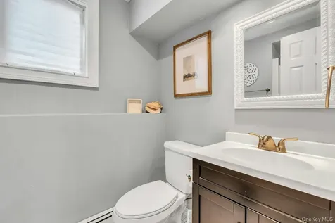 121 Lowell Road Sayville NY 11782