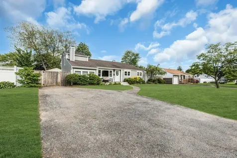121 Lowell Road Sayville NY 11782