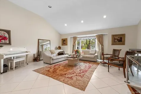960 Cliffside Avenue North Woodmere NY 11581