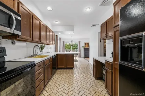 960 Cliffside Avenue North Woodmere NY 11581