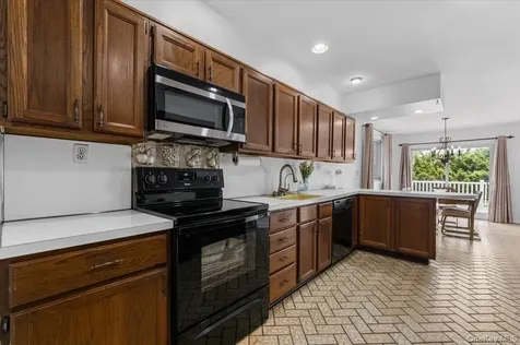 960 Cliffside Avenue North Woodmere NY 11581