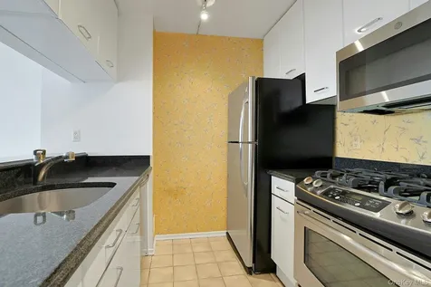 4 Martine Avenue White Plains NY 10606