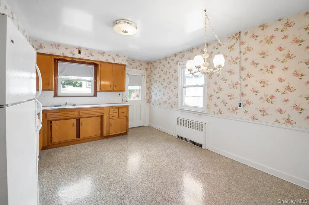 65 Lyons Road Scarsdale NY 10583