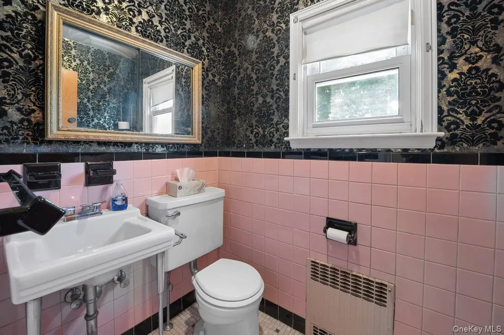 65 Lyons Road Scarsdale NY 10583