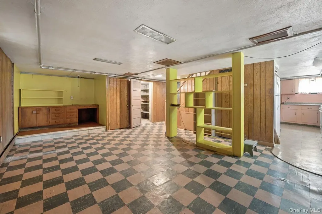 65 Lyons Road Scarsdale NY 10583