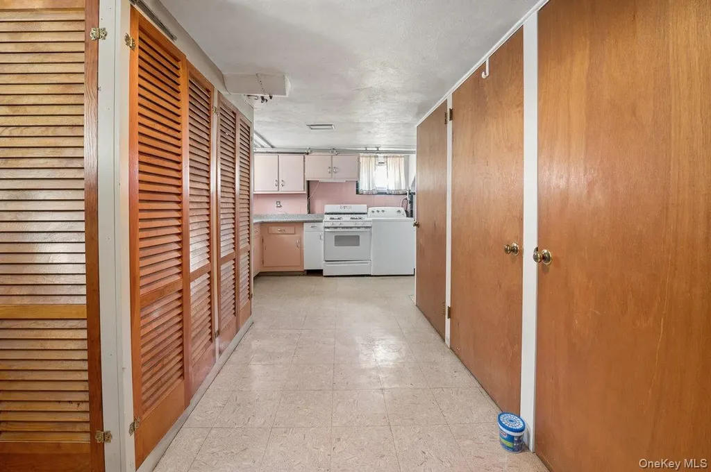 65 Lyons Road Scarsdale NY 10583