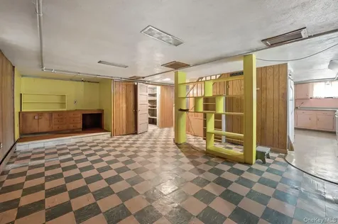 65 Lyons Road Scarsdale NY 10583