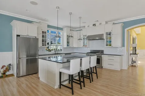 136 Asharoken Avenue Northport NY 11768