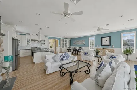 136 Asharoken Avenue Northport NY 11768