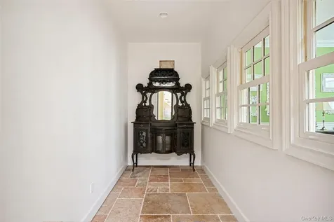 136 Asharoken Avenue Northport NY 11768