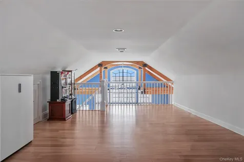 136 Asharoken Avenue Northport NY 11768